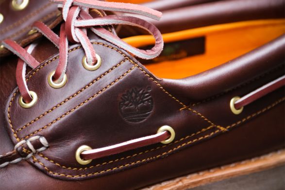 AUTHENTIC BOAT SHOE