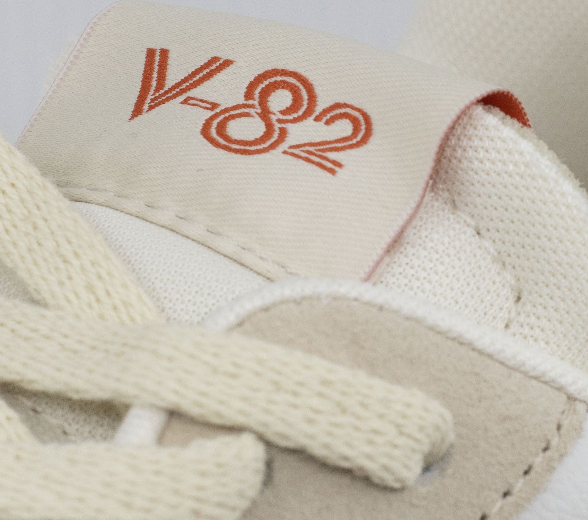 Image #3 of V-82 LEATHER EXTRA WHITE NATURAL ALMOND