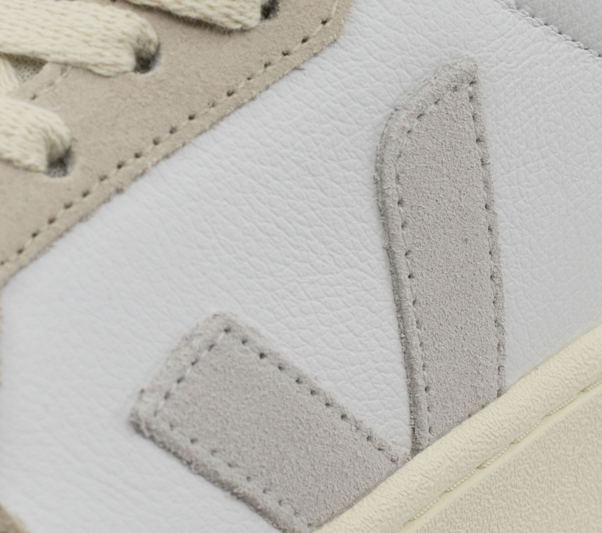 Image #4 of V-82 LEATHER EXTRA WHITE NATURAL ALMOND