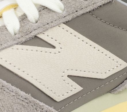U471V1 GREY DAYS