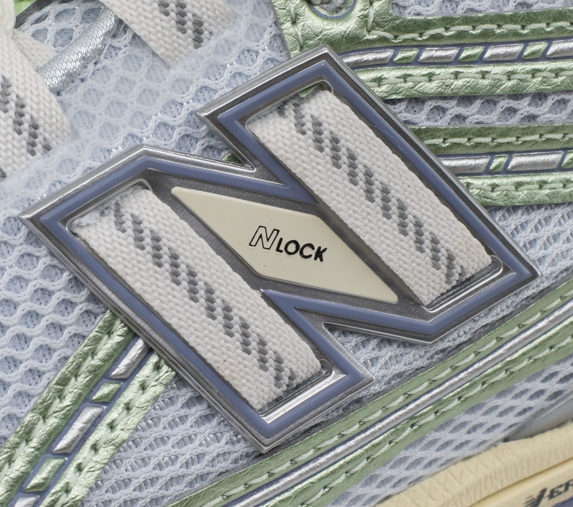 Image #3 of U1906RV1 METALLIC GREEN