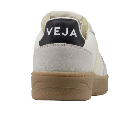 V-82 EXTRA WHITE PURE CALCAIRE BLACK
