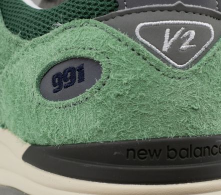 MADE IN UK U991V2 MINERAL GREEN