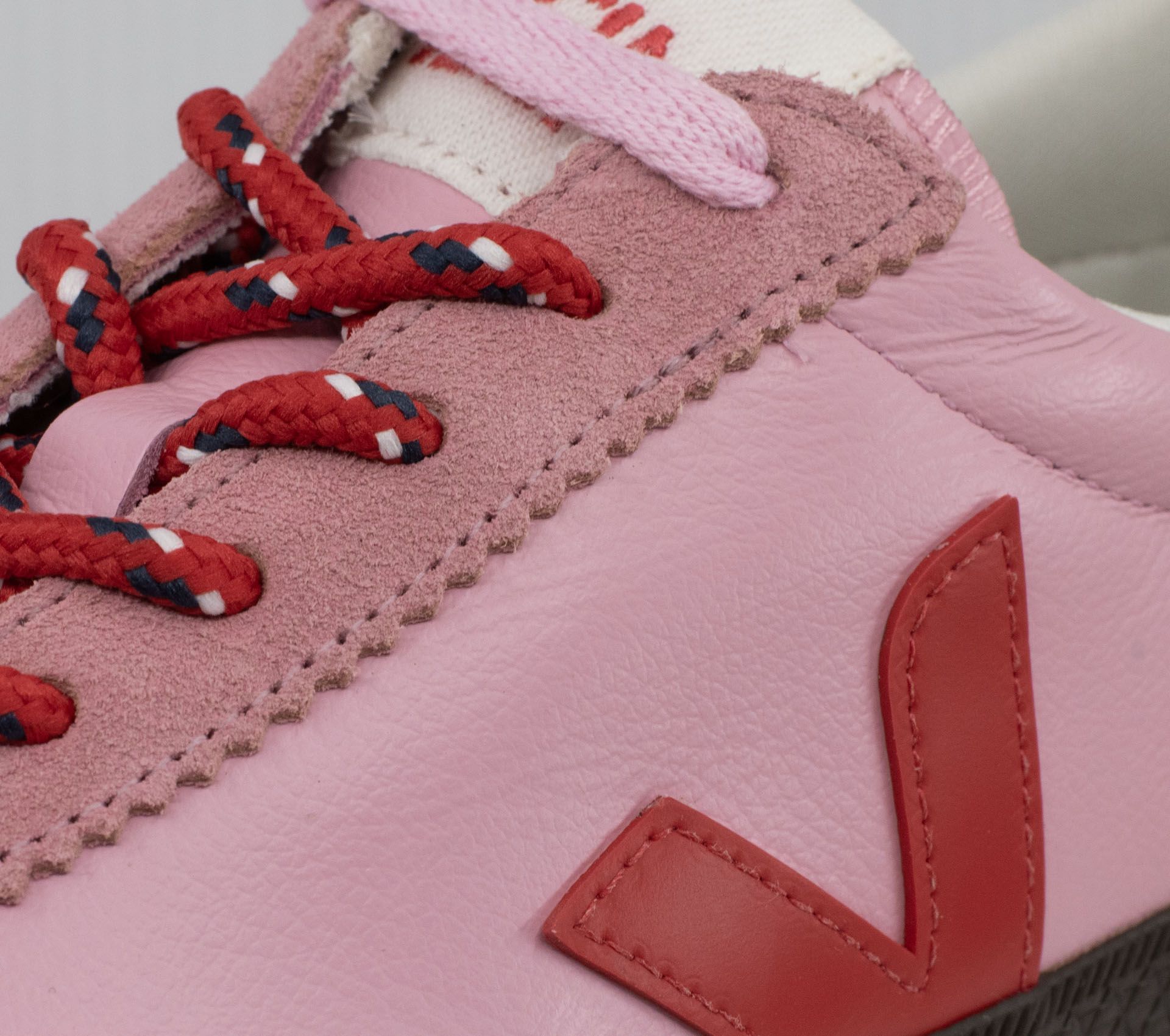Image #3 of VOLLEY O.T. LEATHER GUIMAUVE PEKIN EAGLE