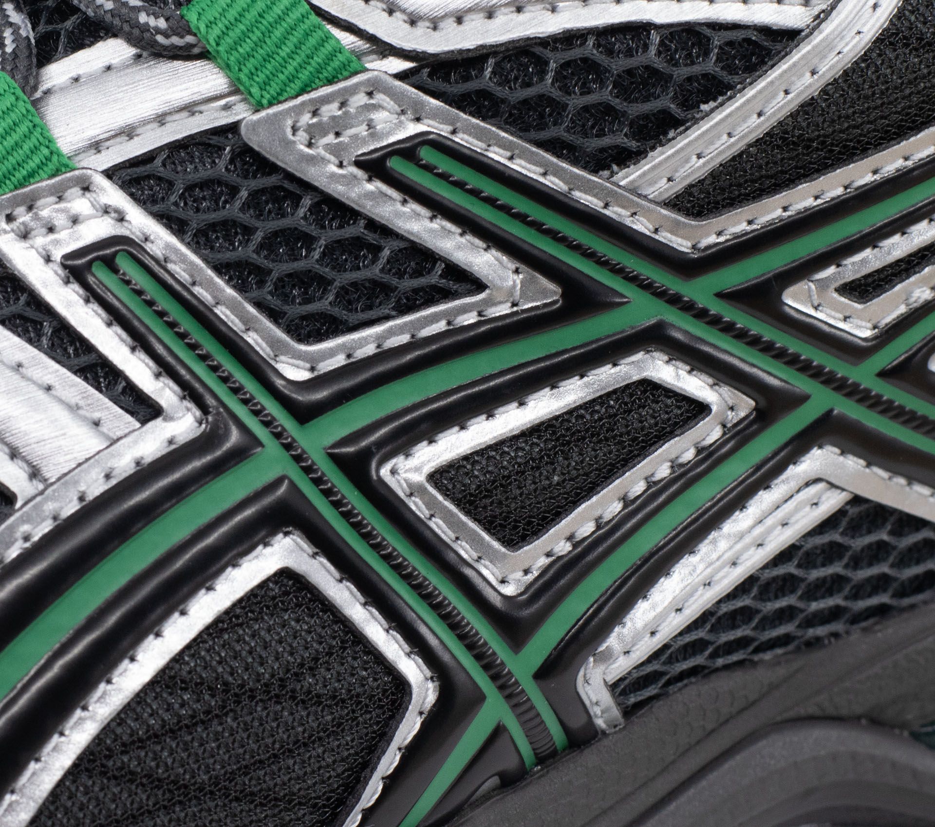 Image #3 of Gel Nimbus 10.1 Obsidian Grey / Green Basil