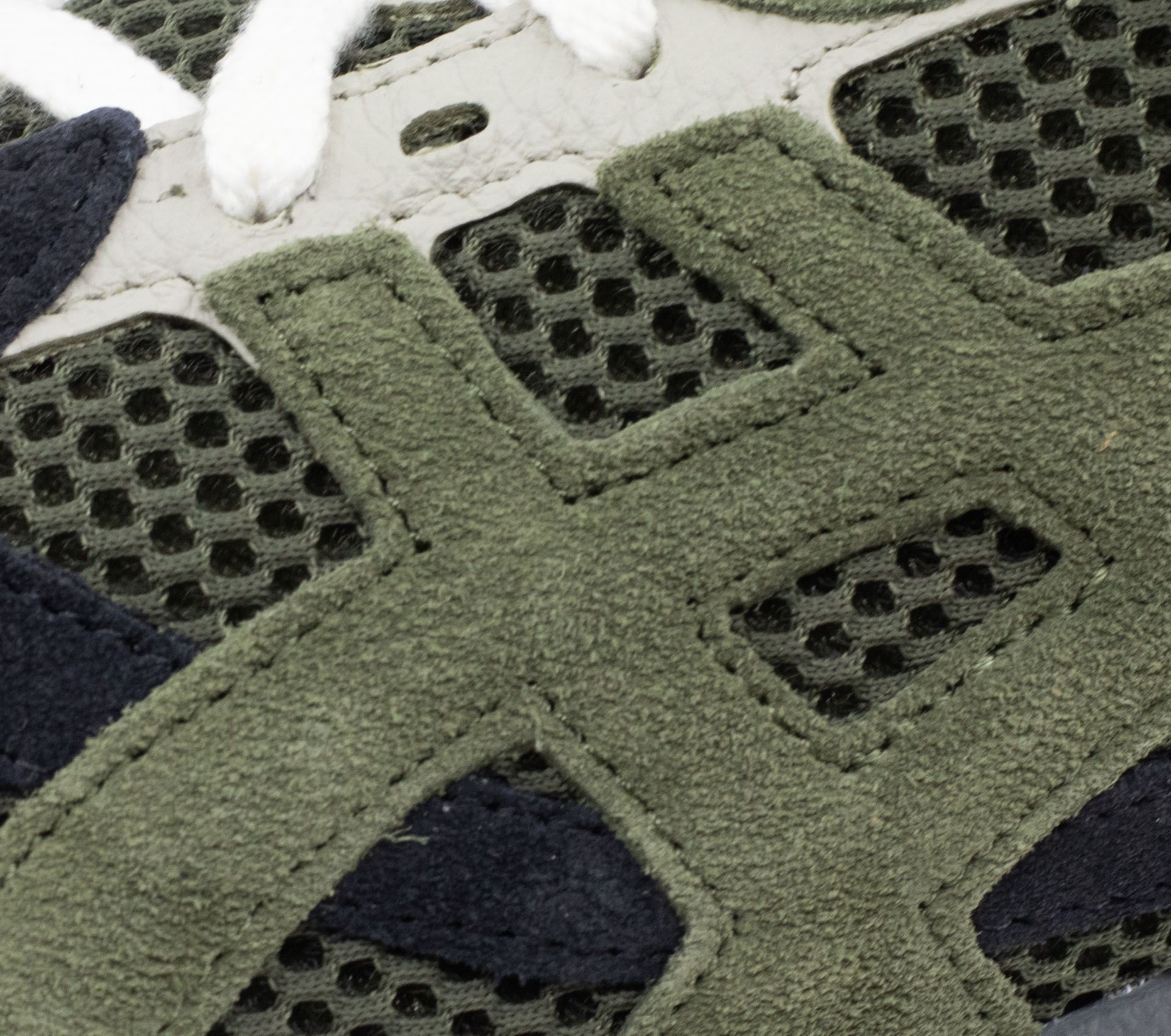 Image #3 of Gel-1130 "Olive Canvas / Smog Green"