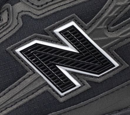 U740 V2 "Black / Silver Metallic"