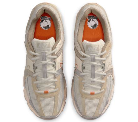 Zoom Vomero 5 Muslin "Swoosh Stitch"