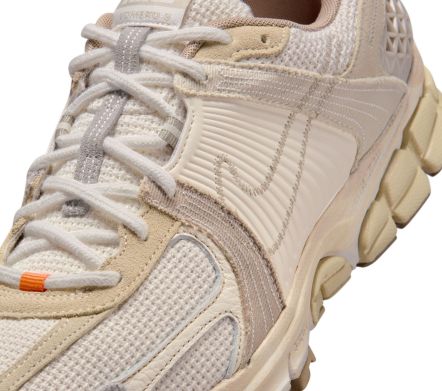 Zoom Vomero 5 Muslin "Swoosh Stitch"
