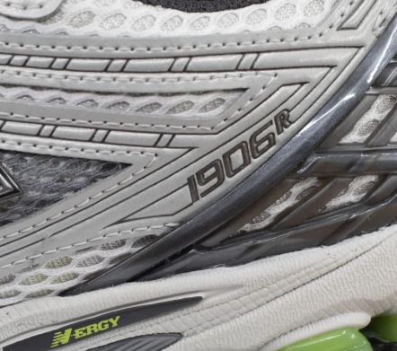 U1906R Metallic Alkaline Green