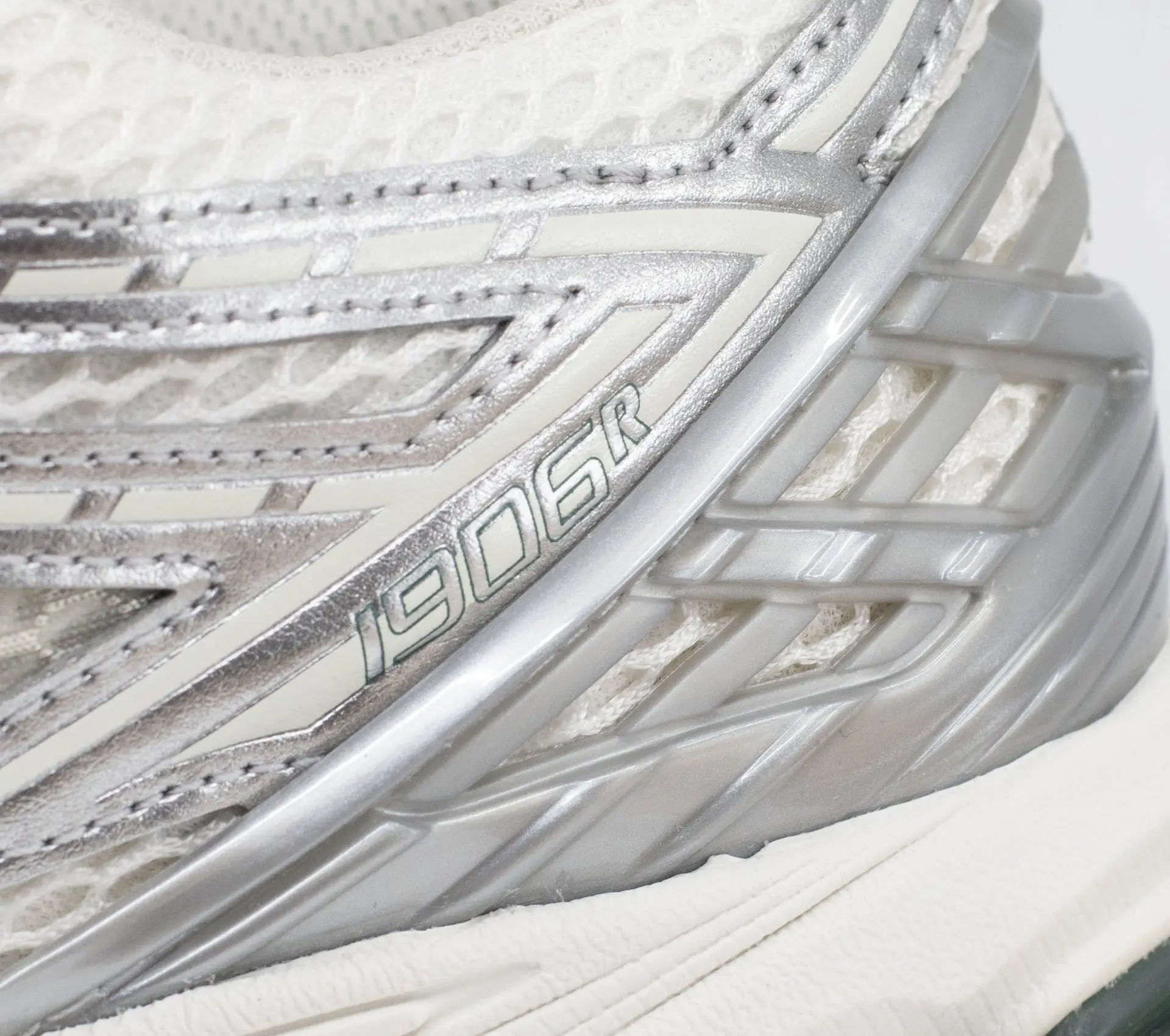 Image #7 of M1906R Silver Metallic Cream