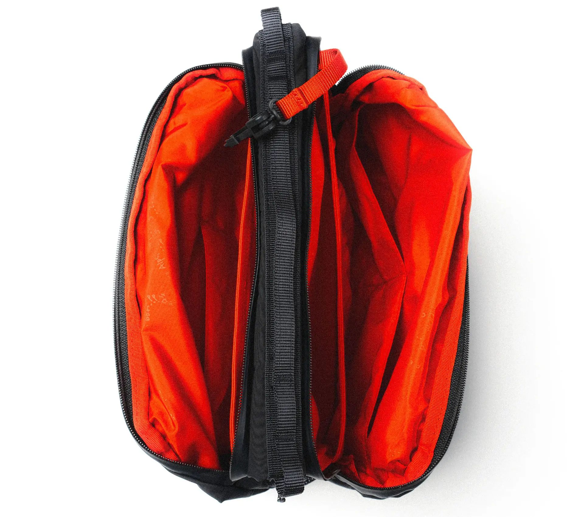 Image #3 of Bottle Sacoche Large Black Tech Sateen