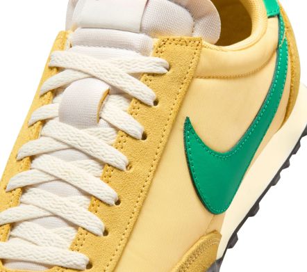 Waffle Racer "Topaz Gold / Stadium Green"