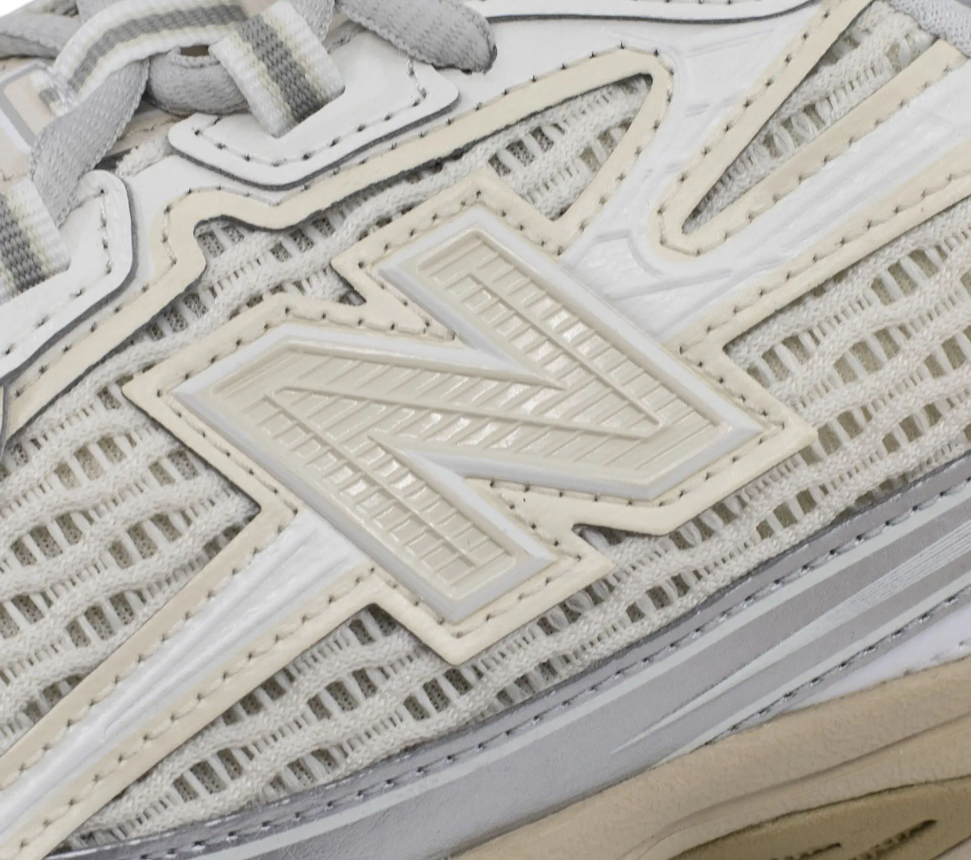 Image #4 of U740 "Linen Toasted Sesame"