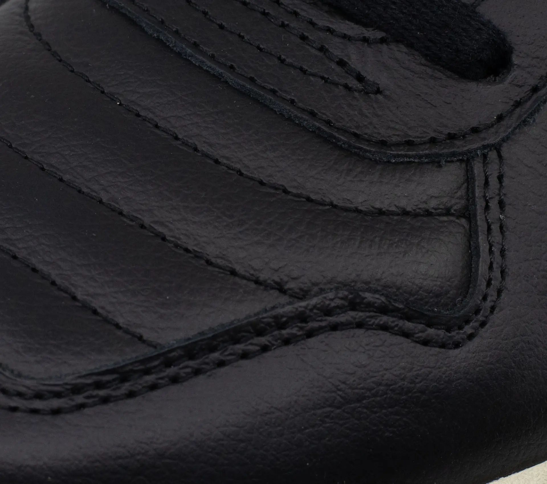 Image #4 of V-82 II Grained Leather Black Pierre Aqua