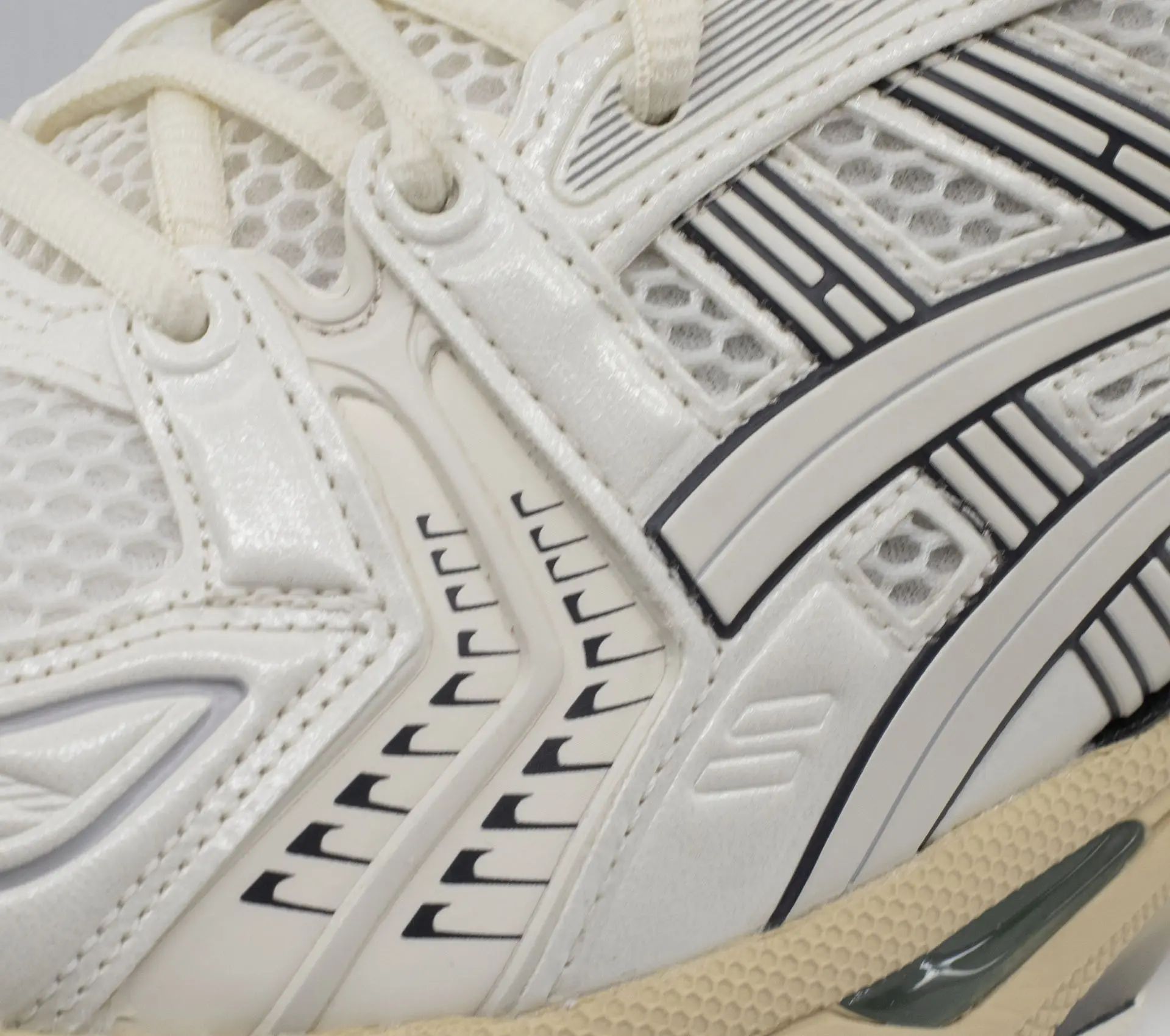 Image #4 of Gel-Kayano 14 Cream / Obsidian Grey