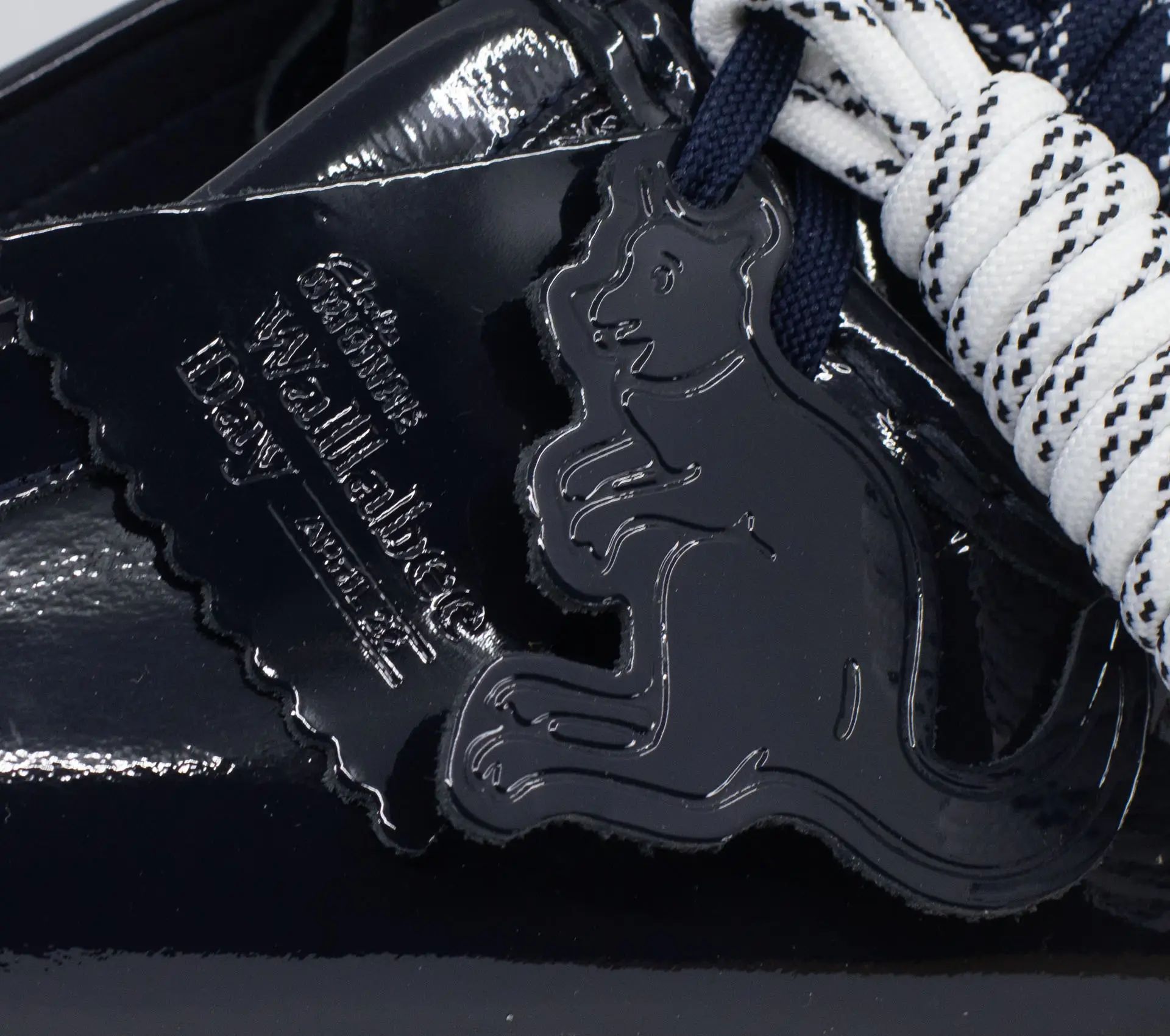 Image #5 of Wallabee 2604 Navy Patent