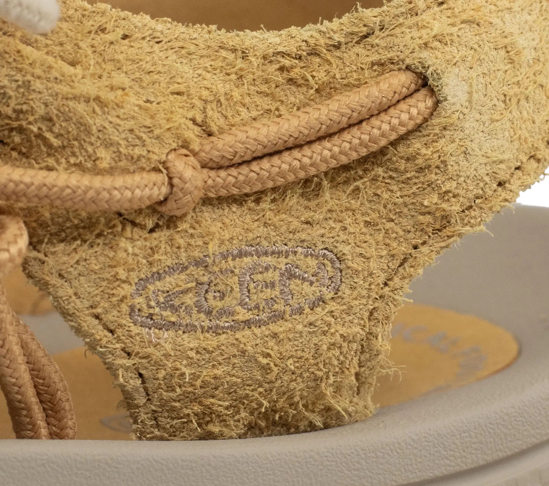 Image #4 of Uneek Leather Oak Buff / Plaza Taupe