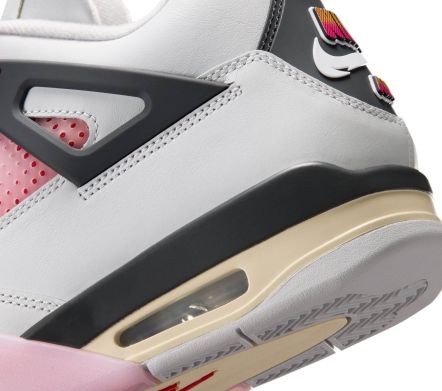 Image #7 of Air Jordan 4 Retro "Comic"