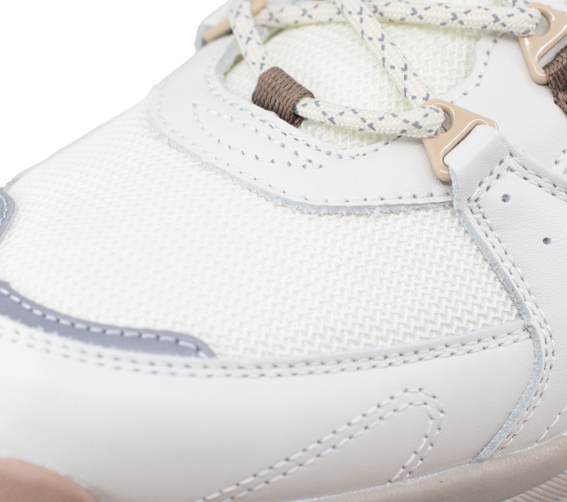 Fusion XC Lily White / Pine Bark
