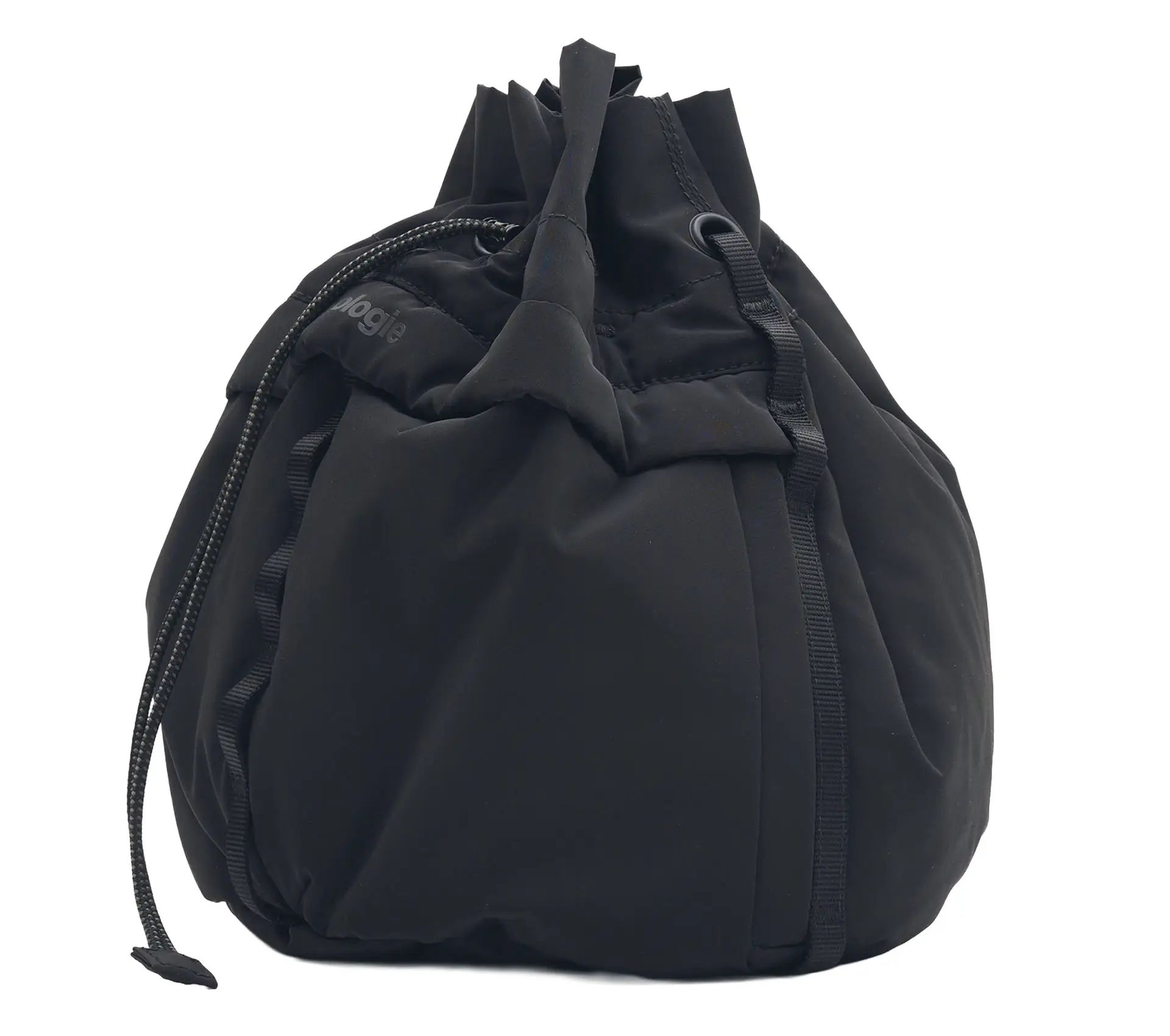 Cargo Bucket Medium Black Tech Sateen