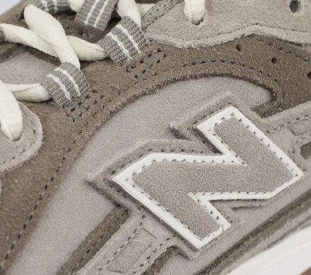 Image #4 of 204L "Arid Stone / Thunder Brown"