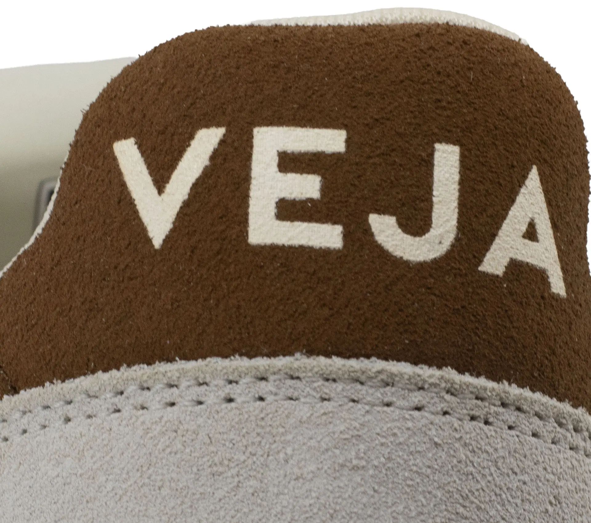 V-82 Grained Leather Pure Calcaire Cognac