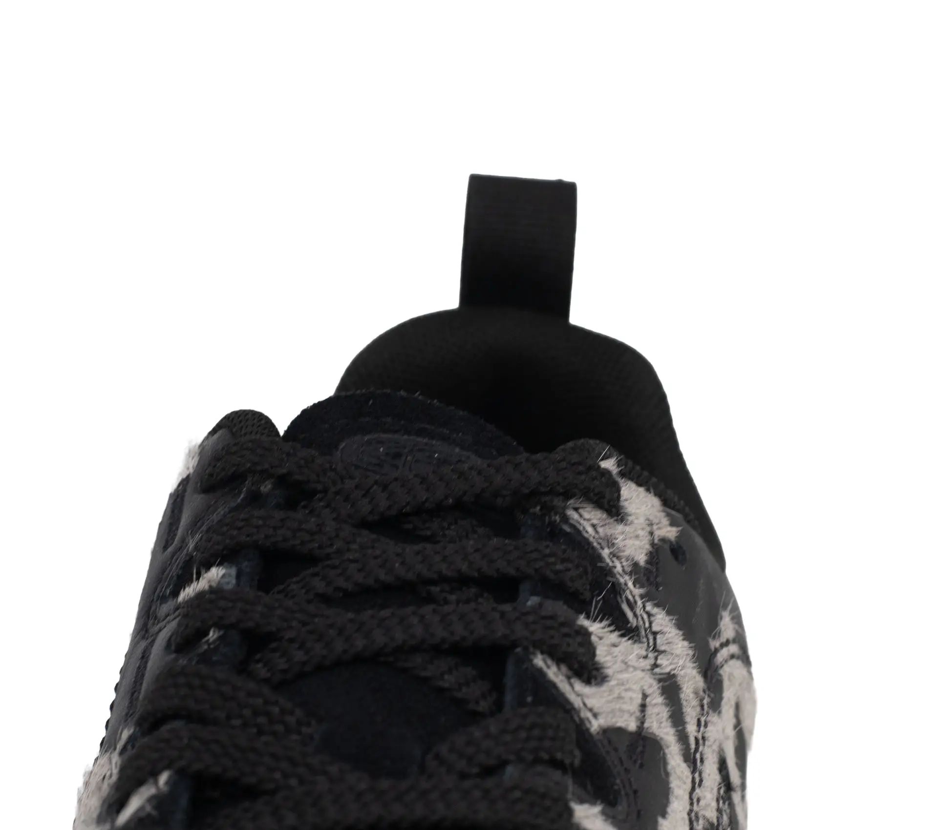 Jasper Cow Black