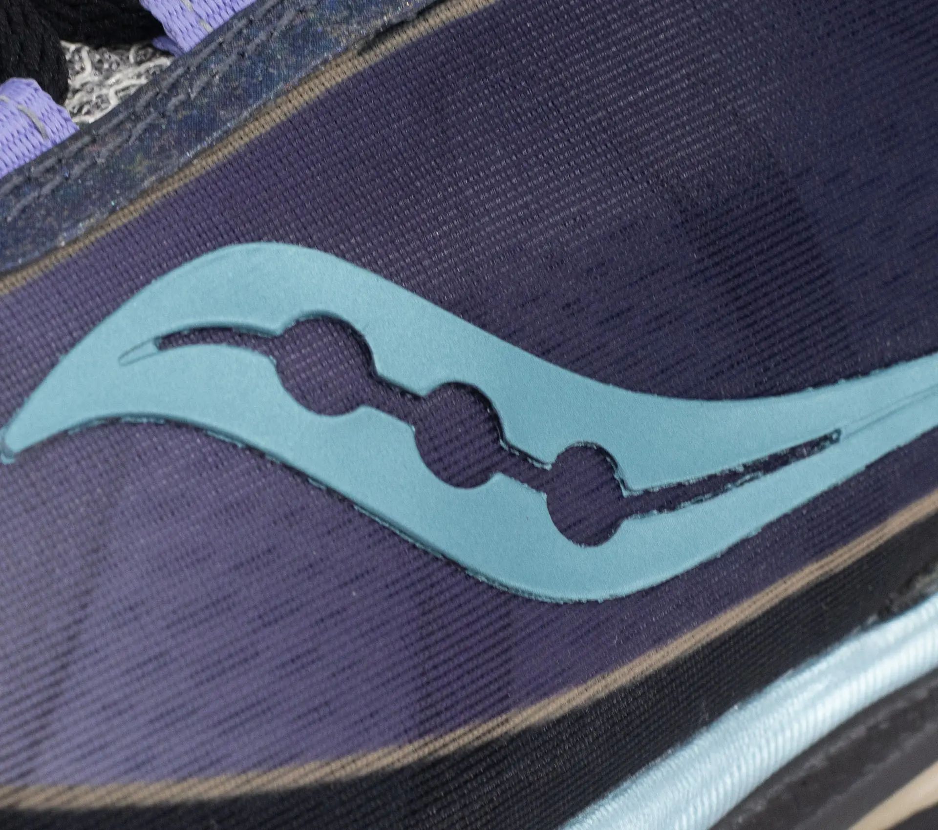 Kinvara 1 "Black / Laureate"